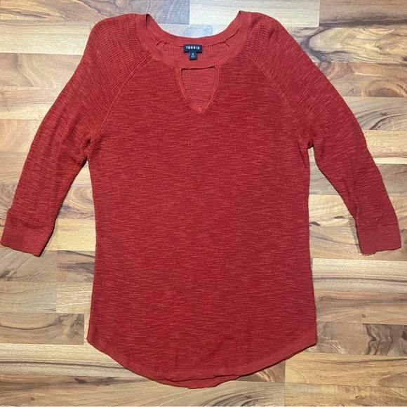 Torrid Women's Sweater Plus Size 0 Orange Keyhole Knit Lightweight Top - Picture 2 of 7